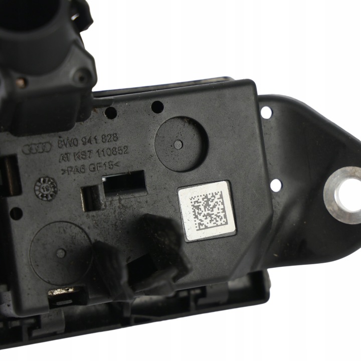 фото №12, Audi a4 b9 a5 f5 коробка предохранителей акумулятора 3.0 tdi 8w0941828