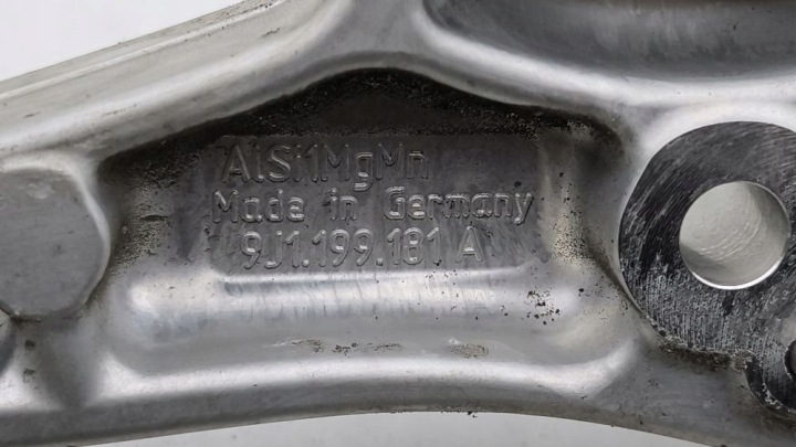 фото №7, Porsche taycan 9j1 2021 тримач підшипник опори вала 9j1199181a