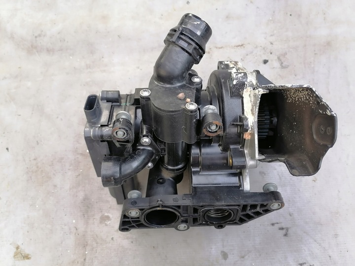 фото №1, Насос води vw golf 8 viii 2.0tsi 06l121111m