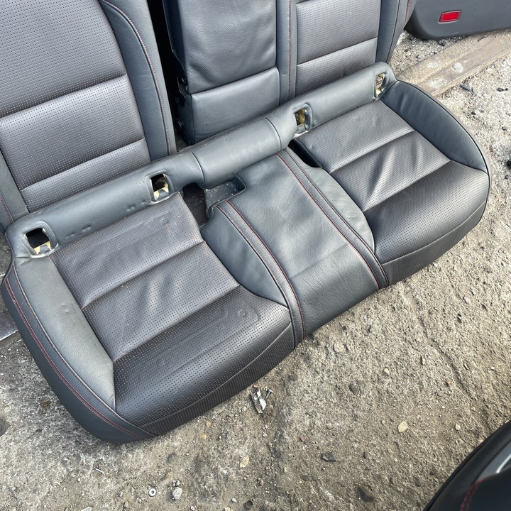 фото №8, Mercedes cla w117 amg сидіння шкіра стьобана диван обшивки червона nić