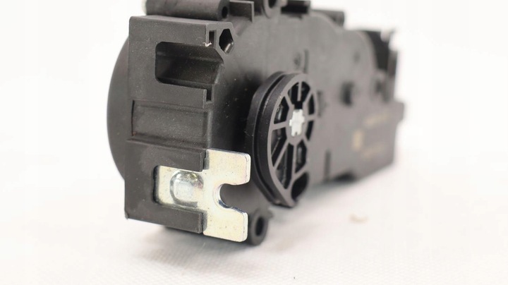 фото №14, Tesla модель s 1003549-00-d моторчик доводчик крышки задней новый