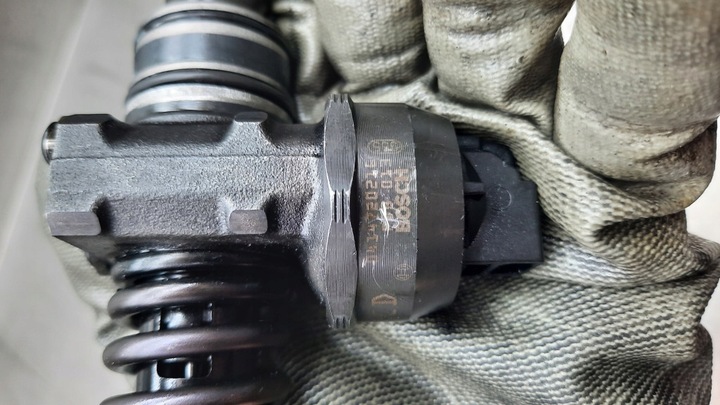 фото №7, Pompowtryskiwacz 038130073ba vw passat b5 audi a4 1.9 tdi avf 130km