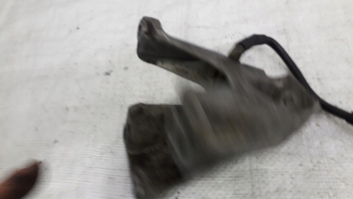 фото №7, Audi a4 b6 a6 3.0 v6 asn лапи двигателя p 8e0199308h