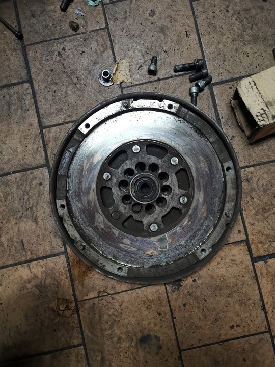 фото №1, Зчеплення колесо двомасовий маховик з двома масами audi a4 b7 2.7tdi