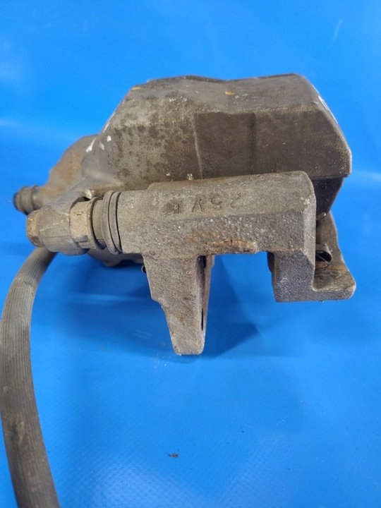 фото №5, Супорт гальмівний передній. права. toyota prius - 30 09-17-4773047060