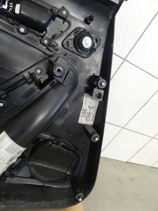 фото №9, Audi a4 b8 2009 універсал оббивка двері правий зад задня 8k1867306