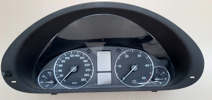 фото №1, C-klasa w203 clc sportcoupe спідометр  110 tys. km