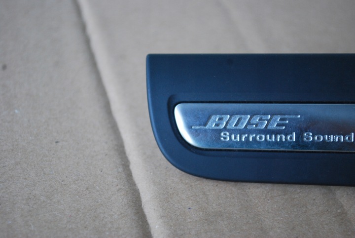 фото №5, Заглушка емблема праве bose audi a8 d3 4e0867062