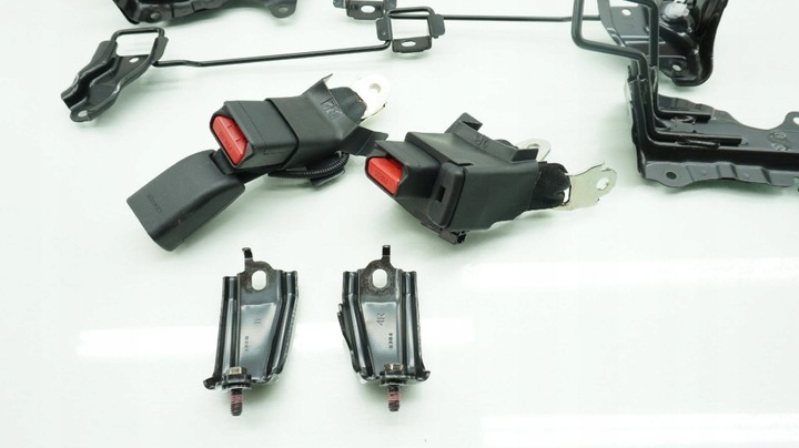 фото №2, Lexus lbx застібка ременя pas кріплення зад задні комплект 2024r