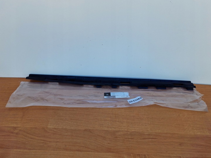 фото №1, Mercedes gls w167 направляющая порога левый зад держатель