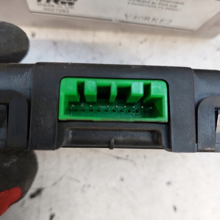 фото №10, Volvo v40 s40 модуль замка центрального + імобілайзер 30824425 30864647 trw