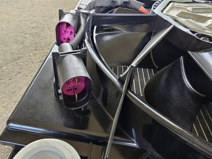 фото №13, Комплект радіатор вентилятори audi a8 d5 60 tfsi e quattro 462 km