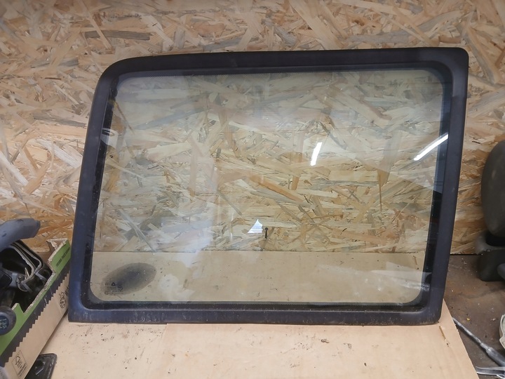 фото №1, Galloper 5d скло бокова права