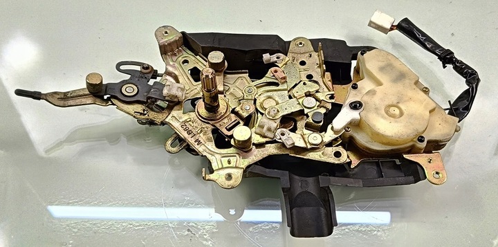 фото №1, Mazda mpv ii 02 r замок дверь сдвижных левый зад