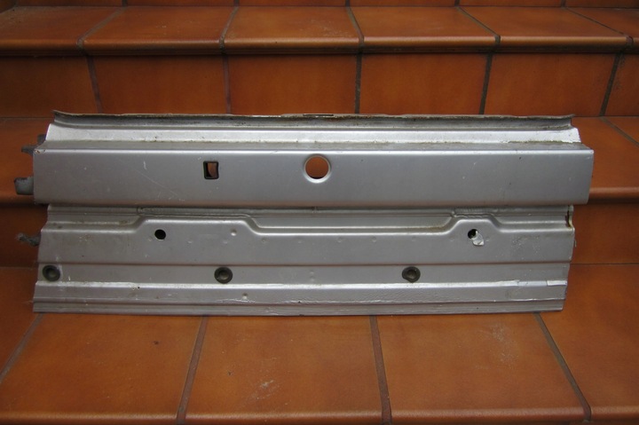 фото №1, Mercedes w124 124e паста задний багажника стенка задняя