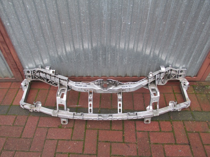 фото №1, Красивый усилитель лобовое цвет 08 kuga mk1 2008-2012 год