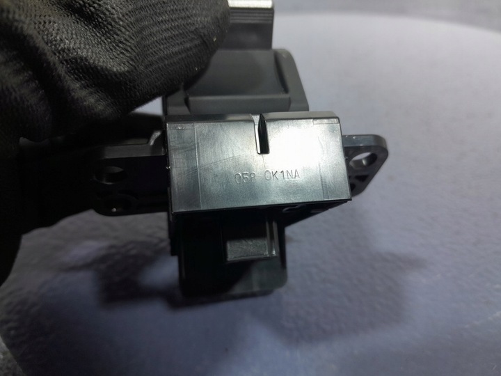 фото №5, Lexus ux 250h перемикач гальма ручного 12 pin 195058