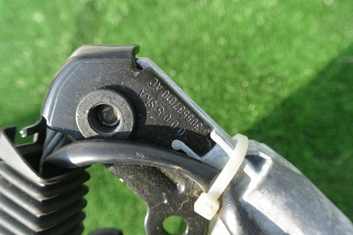 фото №10, Натягувач ременя безпеки лівий праві перед bmw x5 x6 e70 e71