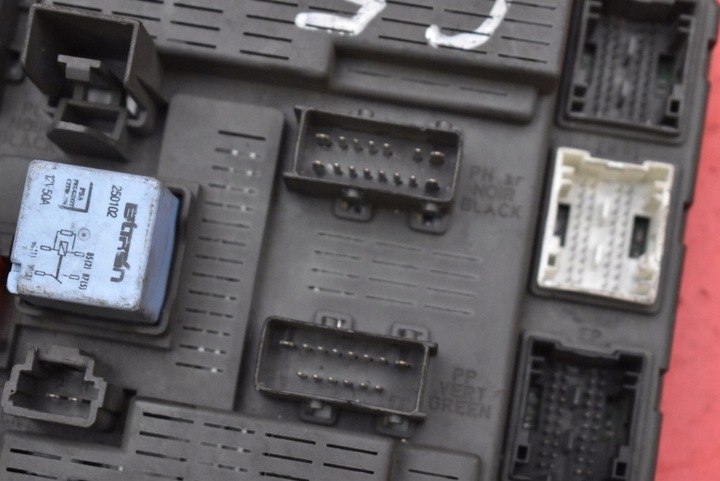 фото №13, Коробка запобіжників 9649301780 bsi citroen c5 1 i 2.2 hdi 133 km 01-04