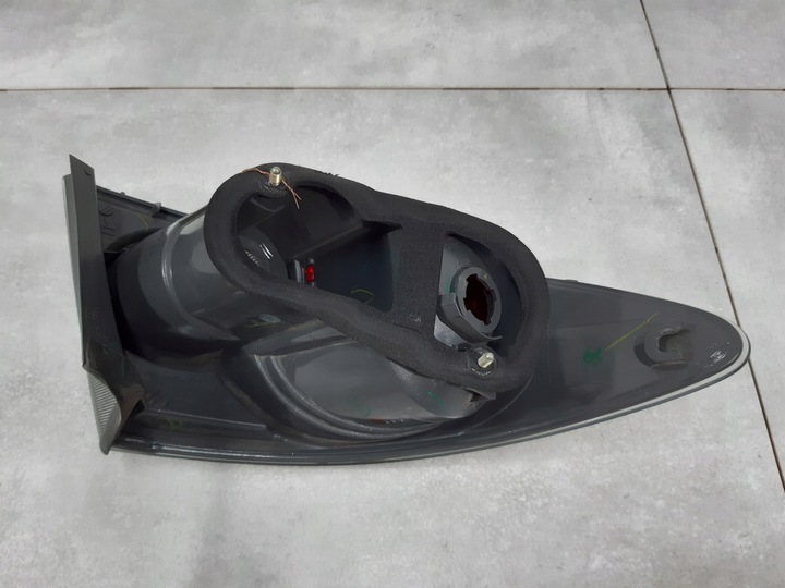 фото №12, Mazda 6 i gg sedan лампа правая задняя зад 226-61980 220-61971