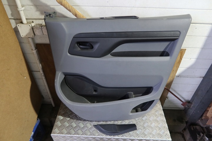 фото №1, Боковина оббивка двері праві перед jumpy