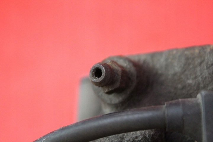 фото №10, Суппорт тормозной правые перед mercedes e-klasa w210 2.2 cdi 125 km 95-99