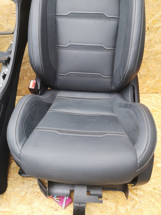 фото №13, Mercedes gt w290 x290 сиденья amg диван обшивки европа