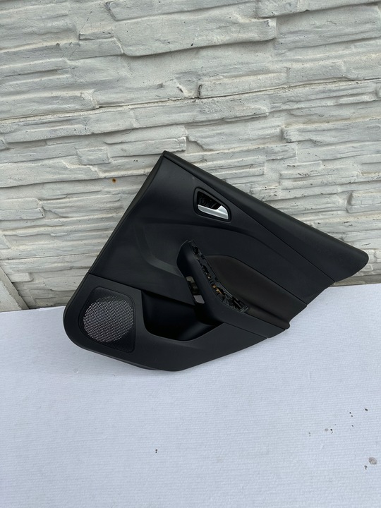 фото №1, Focus mk3 універсал оббивка двері правий зад