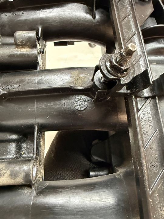 фото №10, Коллектор впускной 2.0 tsi ccz vw seat skoda audi 06j133185dt оригинал исправный