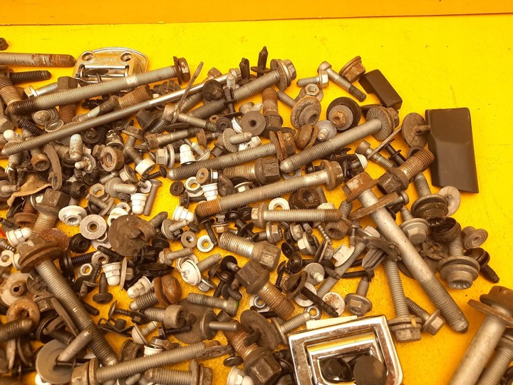 фото №3, Audi a7 c7 4g винт болты do całego автомобиль