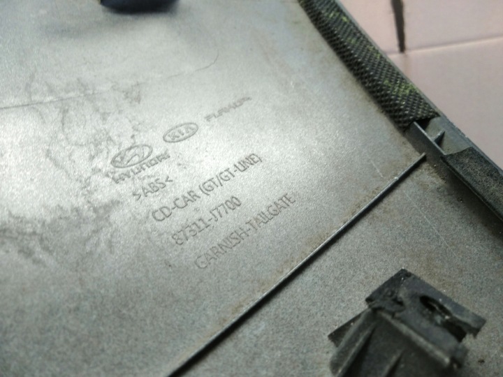 фото №10, Kia oem номер 87311-j7700 накладка крышки спойлер proceed