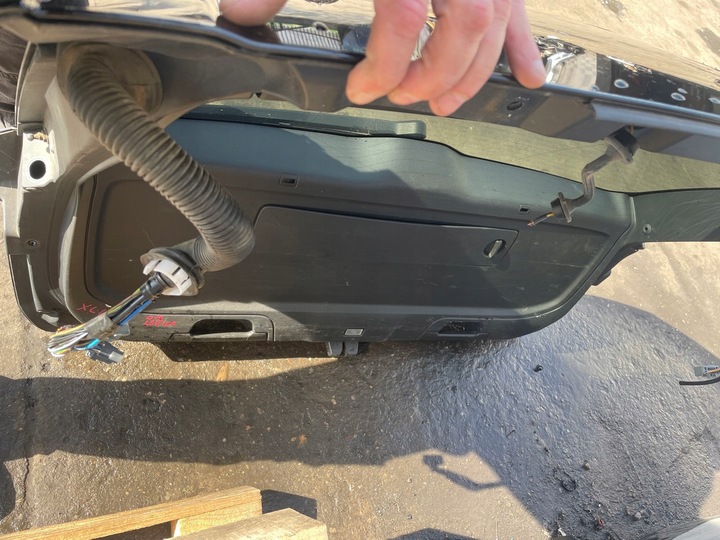 фото №6, Volvo xc60 ii крышка крышка багажника зад задняя комплектная цвет 019