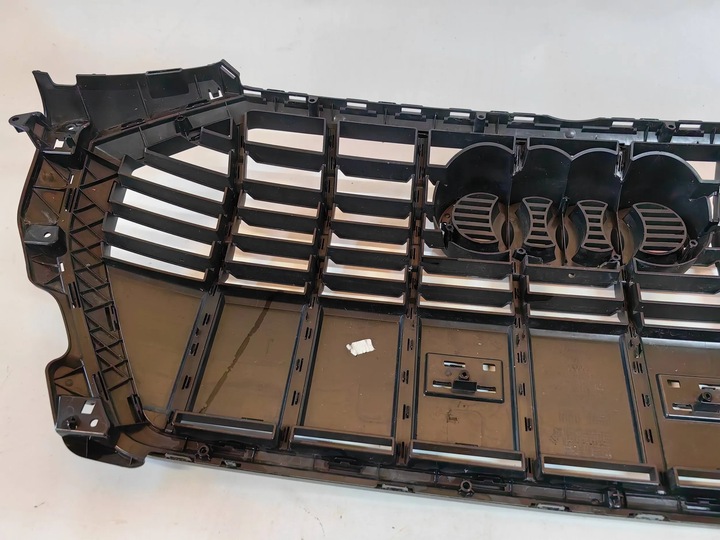 фото №10, Audi q3 83a чёрный - решётка радиатора, решётка сцепление рекомендую