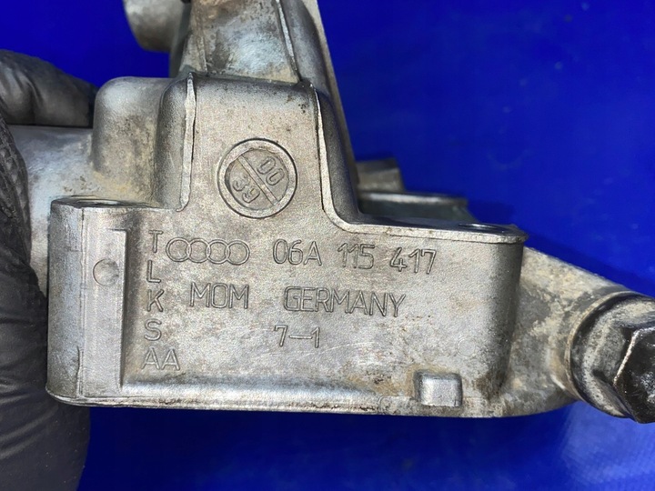 фото №8, Основание фильтра масла audi a4 b7 volkswagen 1.8 t bfb 06a115417