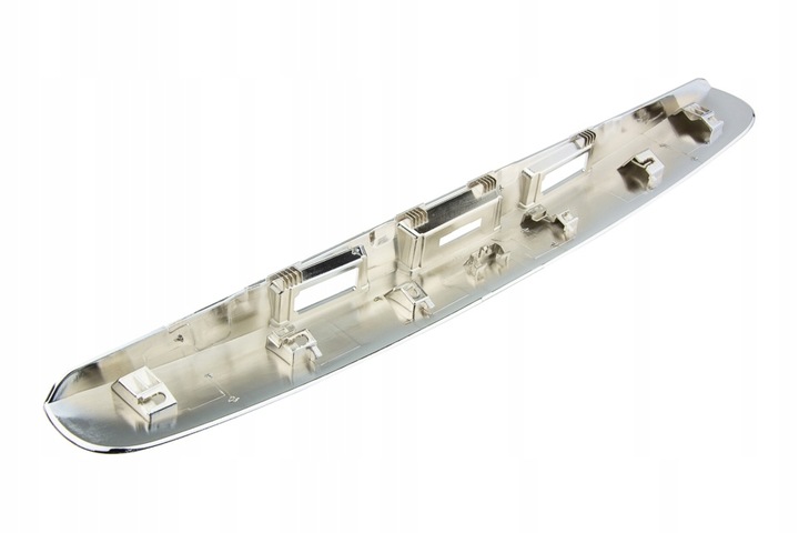 фото №3, Накладка держатель планка задней крышки nissan qashqai