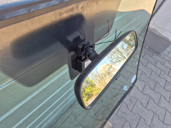 фото №9, Mazda v 5 cr 05-10 стекло лобовое передняя зеркало датчик