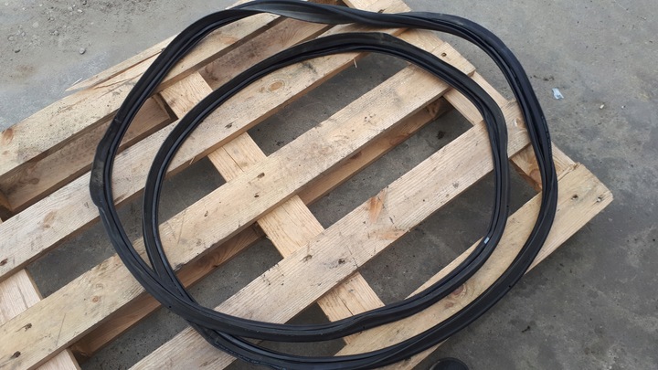 фото №1, A7 4g прокладка крышки багажника зад 4g8827705a