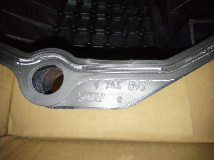 фото №13, Bmw оригинальный номер 11127512839 оригинальная крышка клапанов