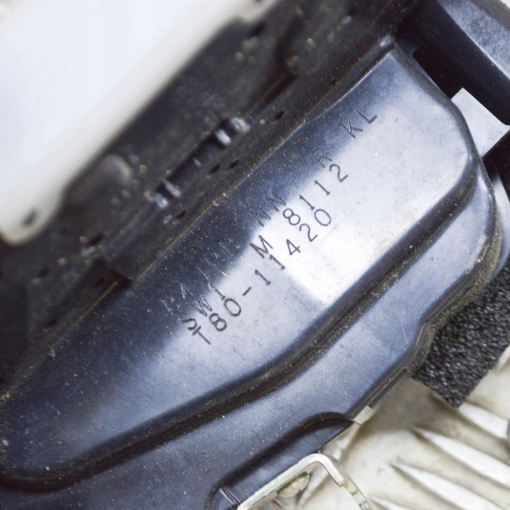 фото №7, Nissan leaf ii ze1 2018 перед сторона ліва вставка do замка двері