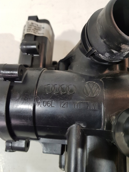 фото №11, Корпус термостата 06l121012m vw golf audi a6 q5 2.0tfsi dpu