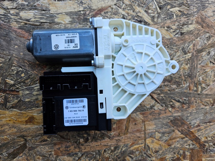 фото №1, Двигунчик скла праві golf v 1k0959792r