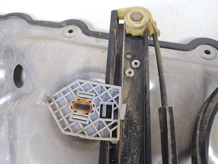 фото №8, Механізм підйому скла правий зад audi a8 s8 d3 5.2 fsi 4e0839850a