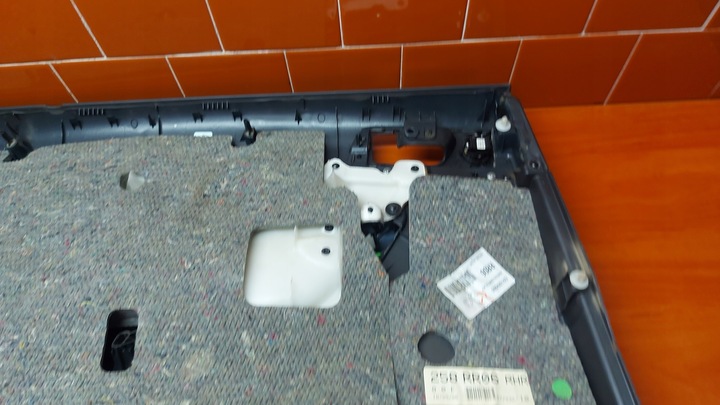 фото №10, Оббивка боковина двері права праві зад toyota avensis t25 03- sedan