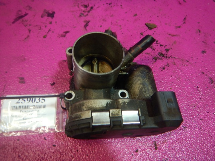 фото №1, Seat ibiza ii 6k 96-02 1.4 дросельна заслінка 0280750095 030133062c 6 pin
