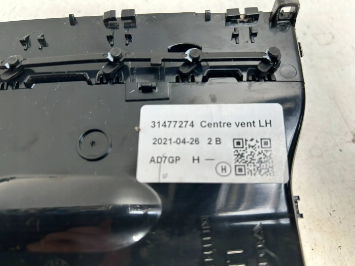 фото №16, Решётка воздуховод панели левая volvo xc60 2018- s90 v90 oem/oe 31477274
