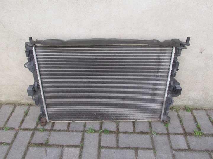 фото №1, Радиаторов воды 1,6 ecoboost c-max mk2 grand