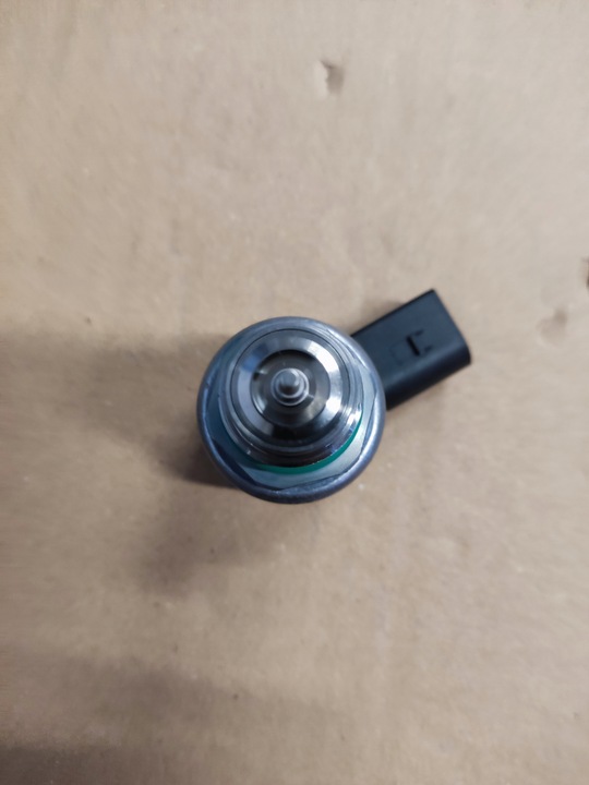 фото №6, Клапан планки датчик давления топлива audi vw 2.0 tdi 04l130764c