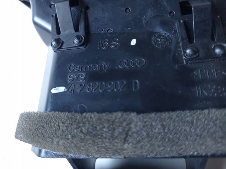 фото №5, Решётка воздуховод правое перед audi a6c6 4f2820902d