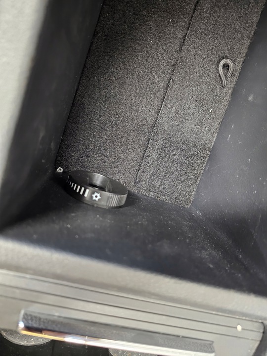 фото №6, Туннель средний подлокотник европа 3v1863241am skoda superb iii