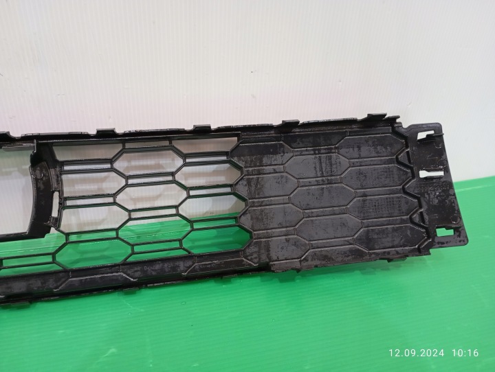 фото №7, Решётка средняя бампера радар перед skoda fabia 3 iii рестайлинг 6v0853677g